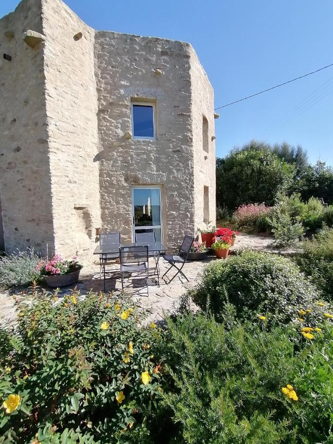 La Tour Du Bois Dormant Bed & Breakfast Plozevet Bagian luar foto