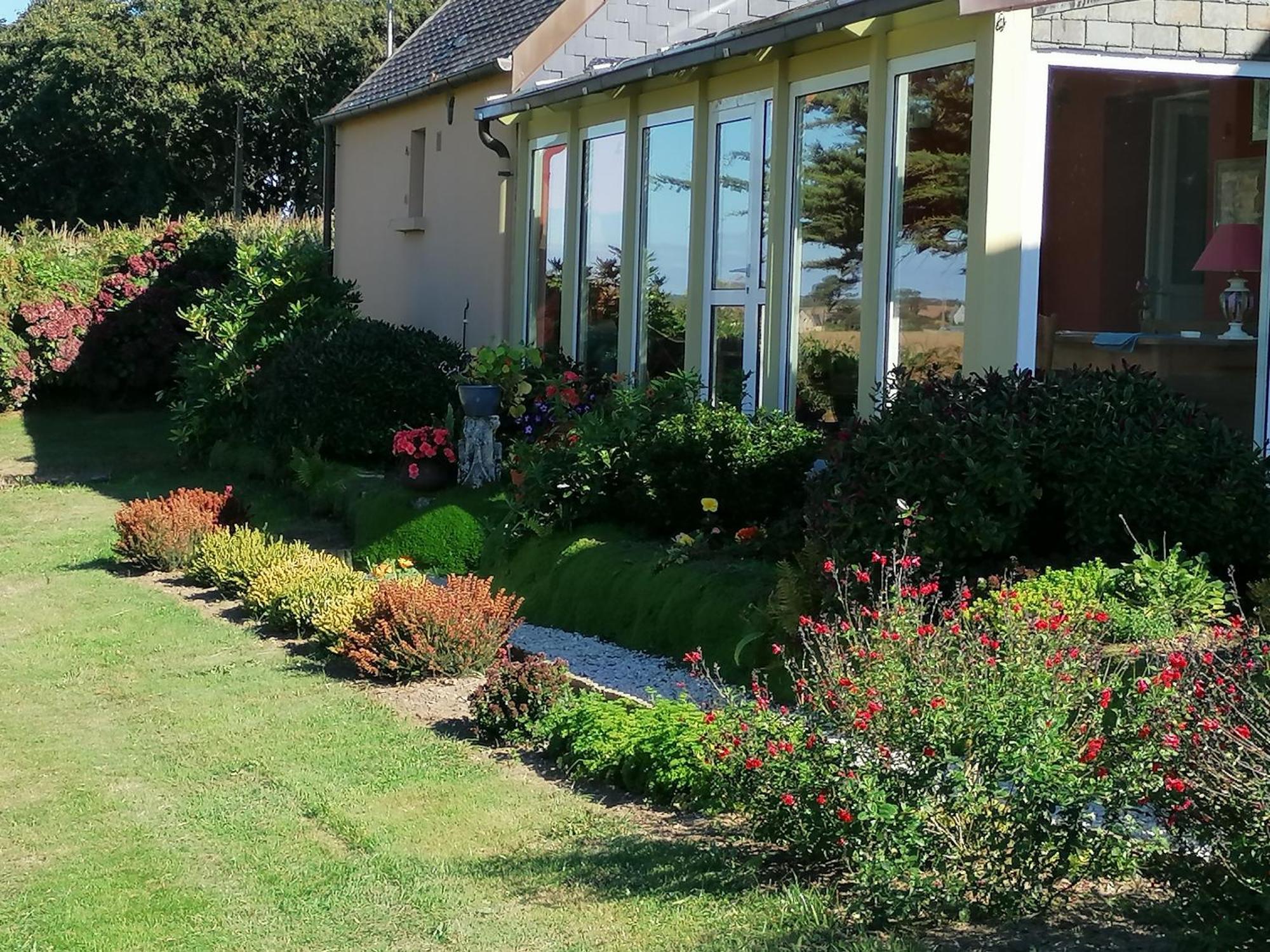 La Tour Du Bois Dormant Bed & Breakfast Plozevet Bagian luar foto